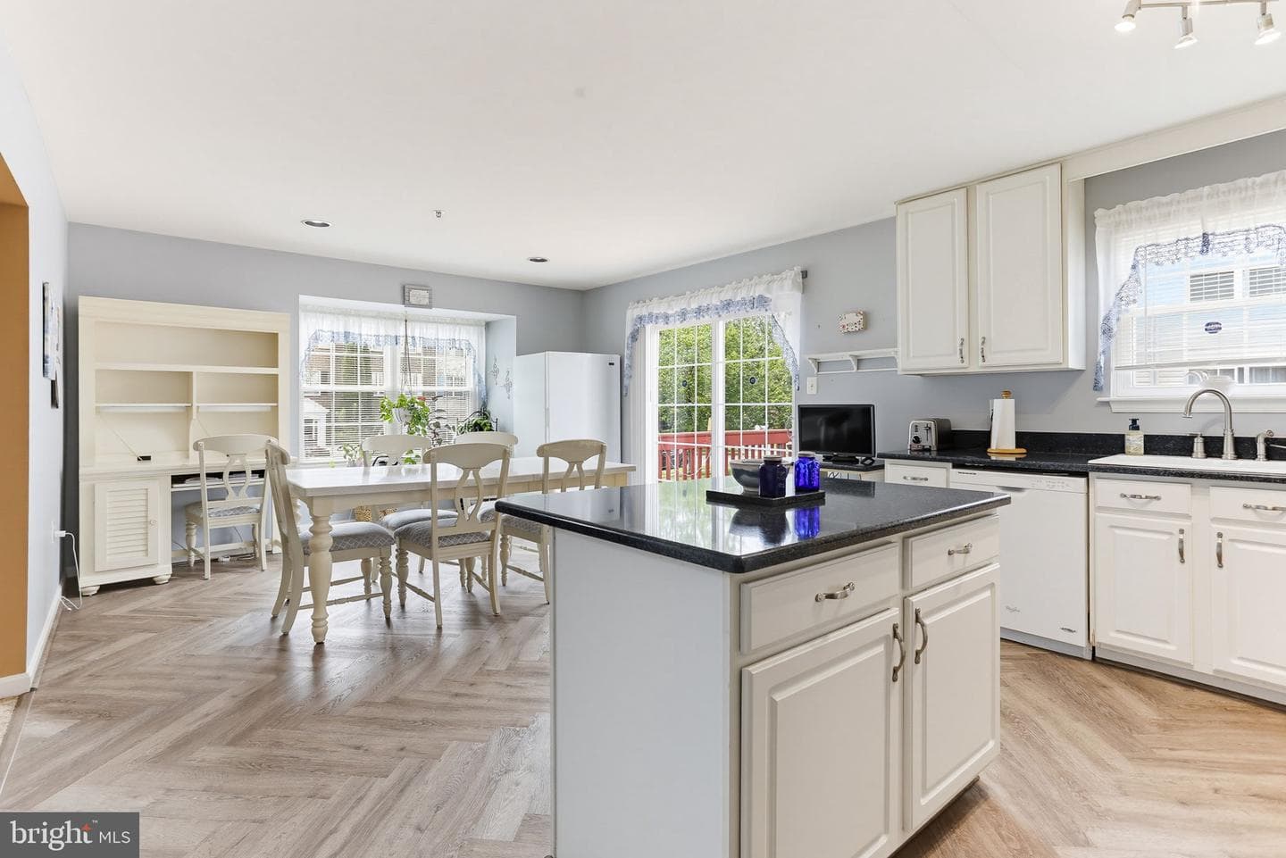 4607 Ashforth Way photo 11