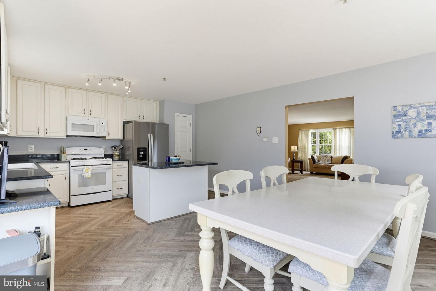 4607 Ashforth Way photo 8