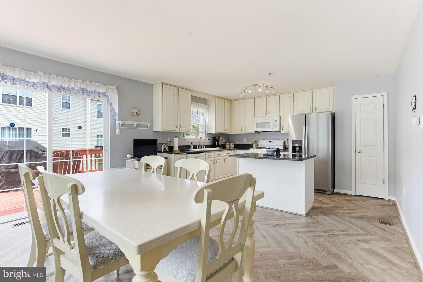 4607 Ashforth Way photo 9
