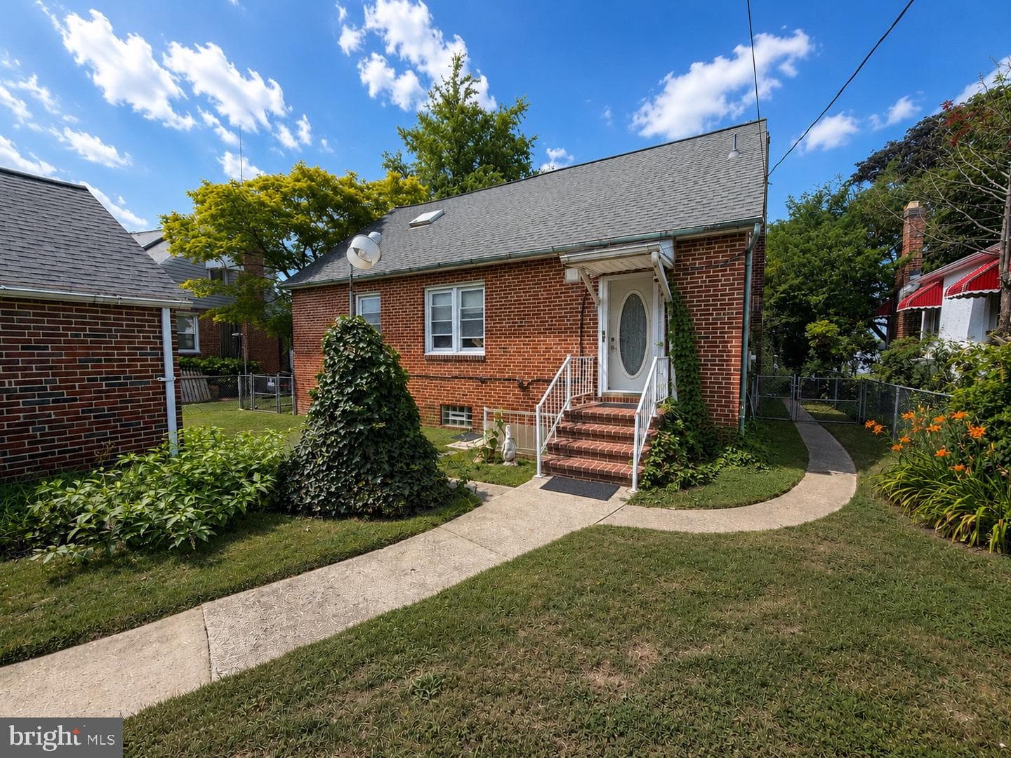 2344 Martin Drive photo 1