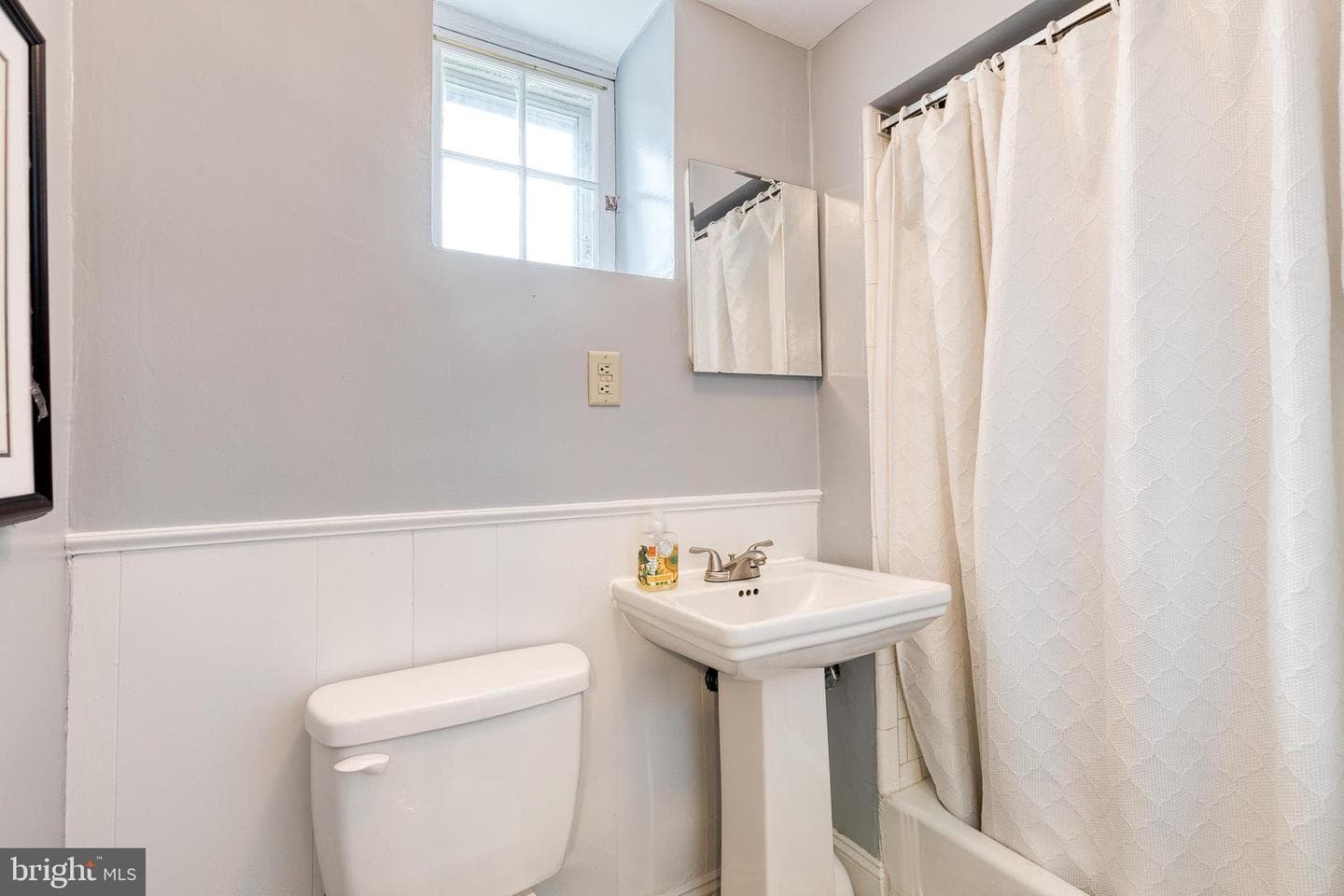417 Regester Avenue photo 33