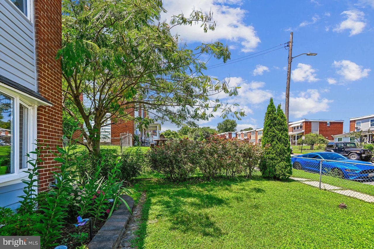 2757 Yarnall Road photo 3