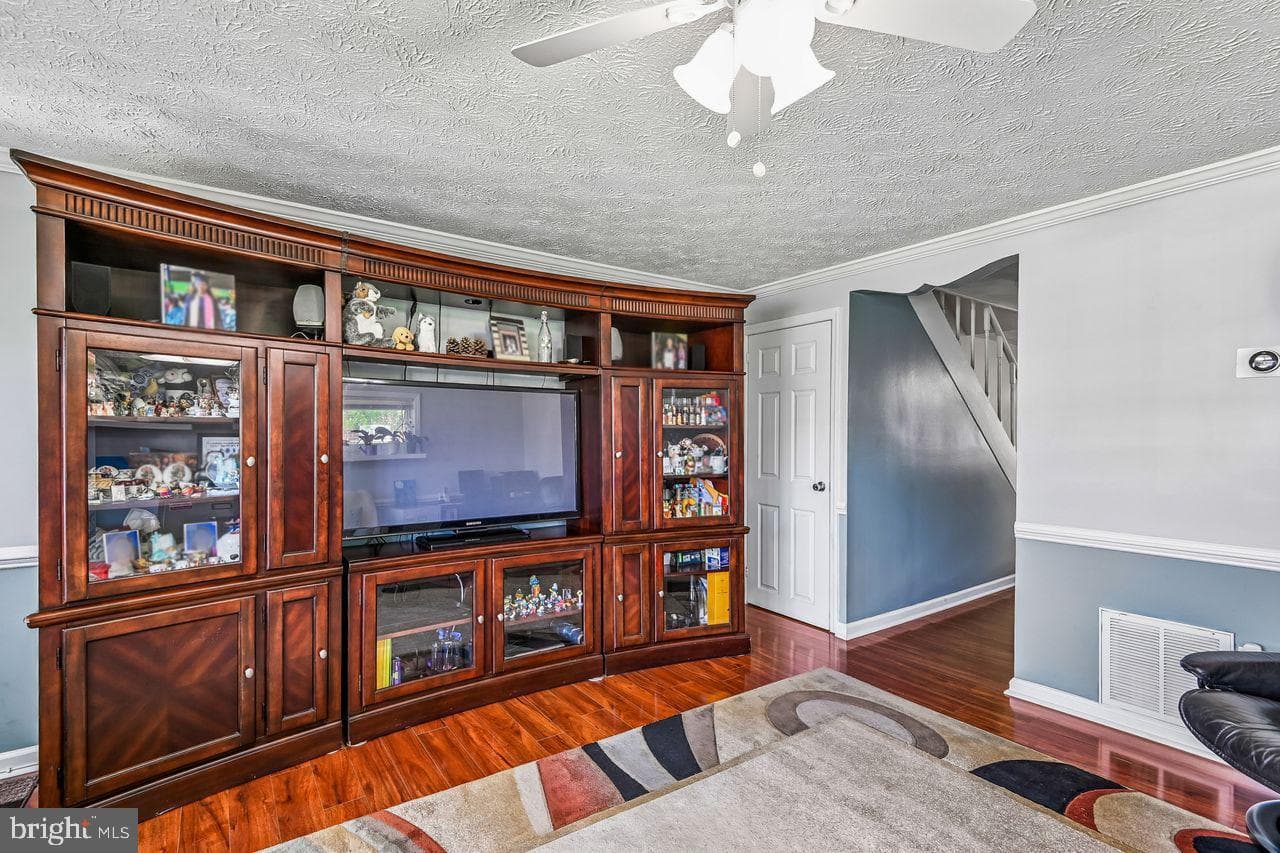 2757 Yarnall Road photo 32