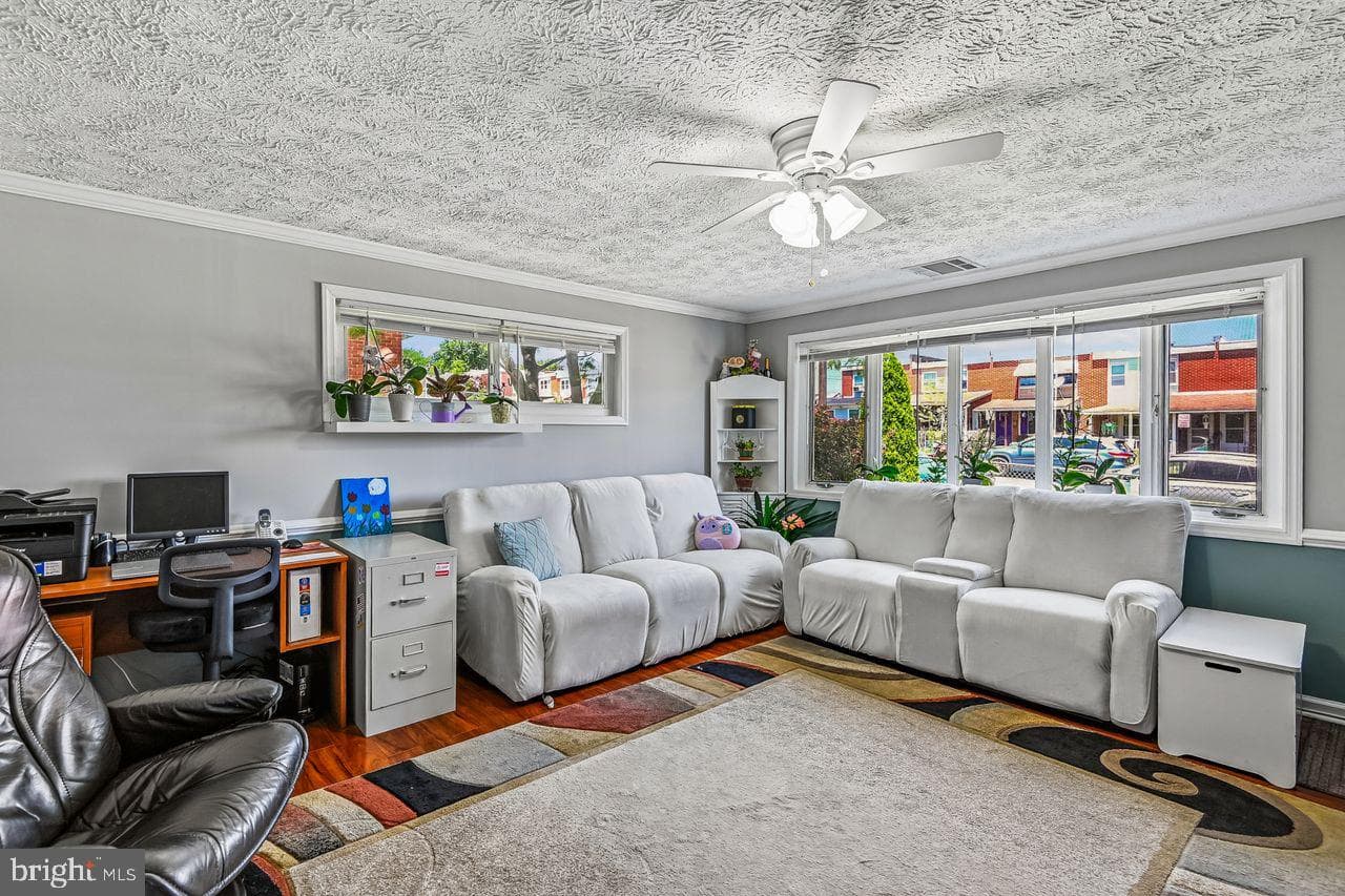 2757 Yarnall Road photo 4