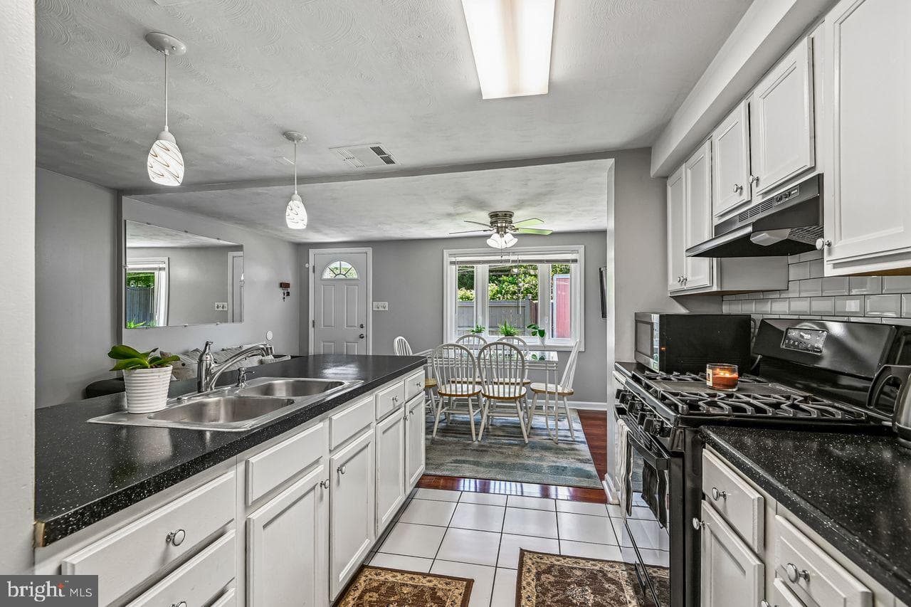 2757 Yarnall Road photo 6