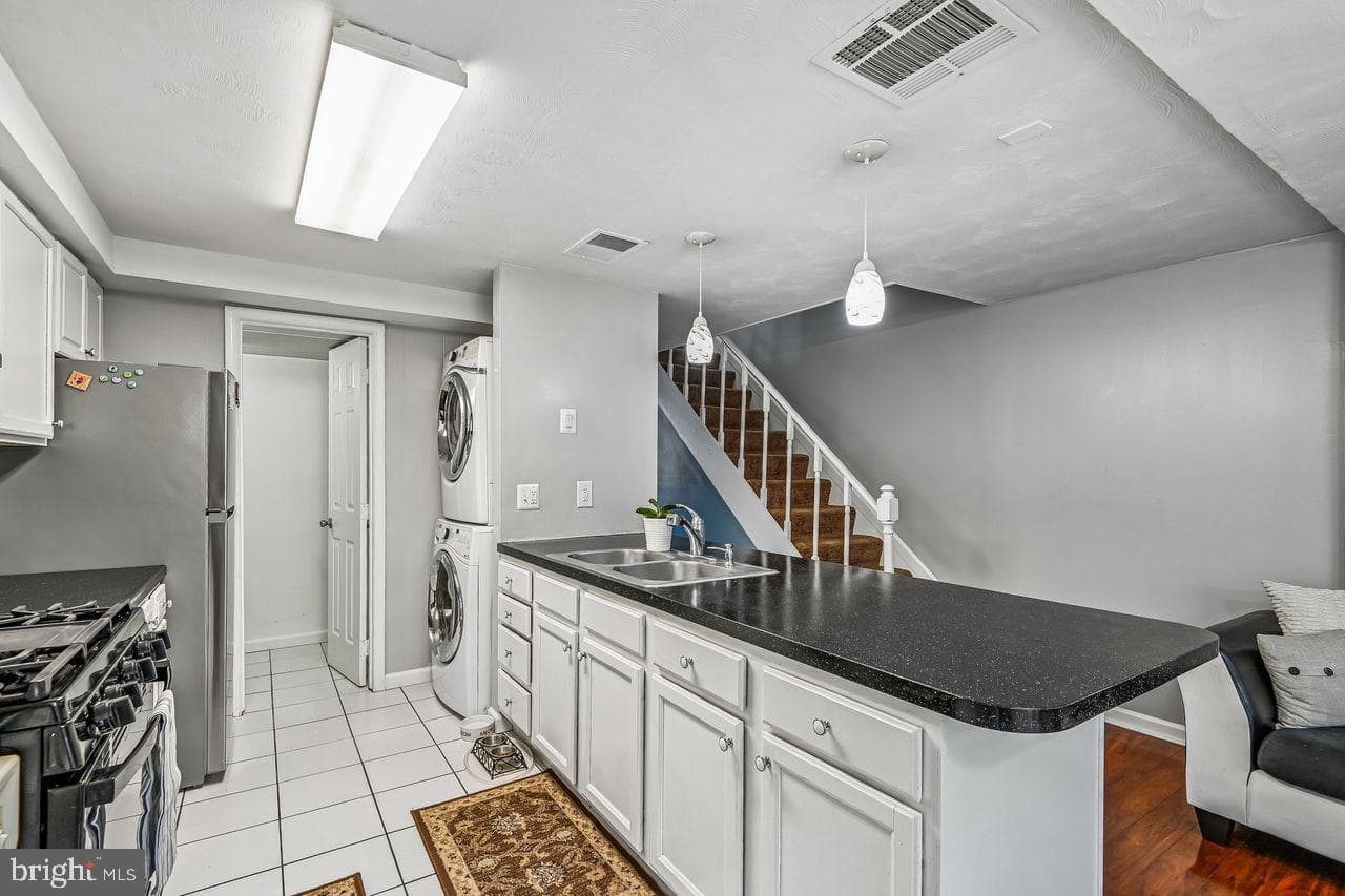 2757 Yarnall Road photo 8