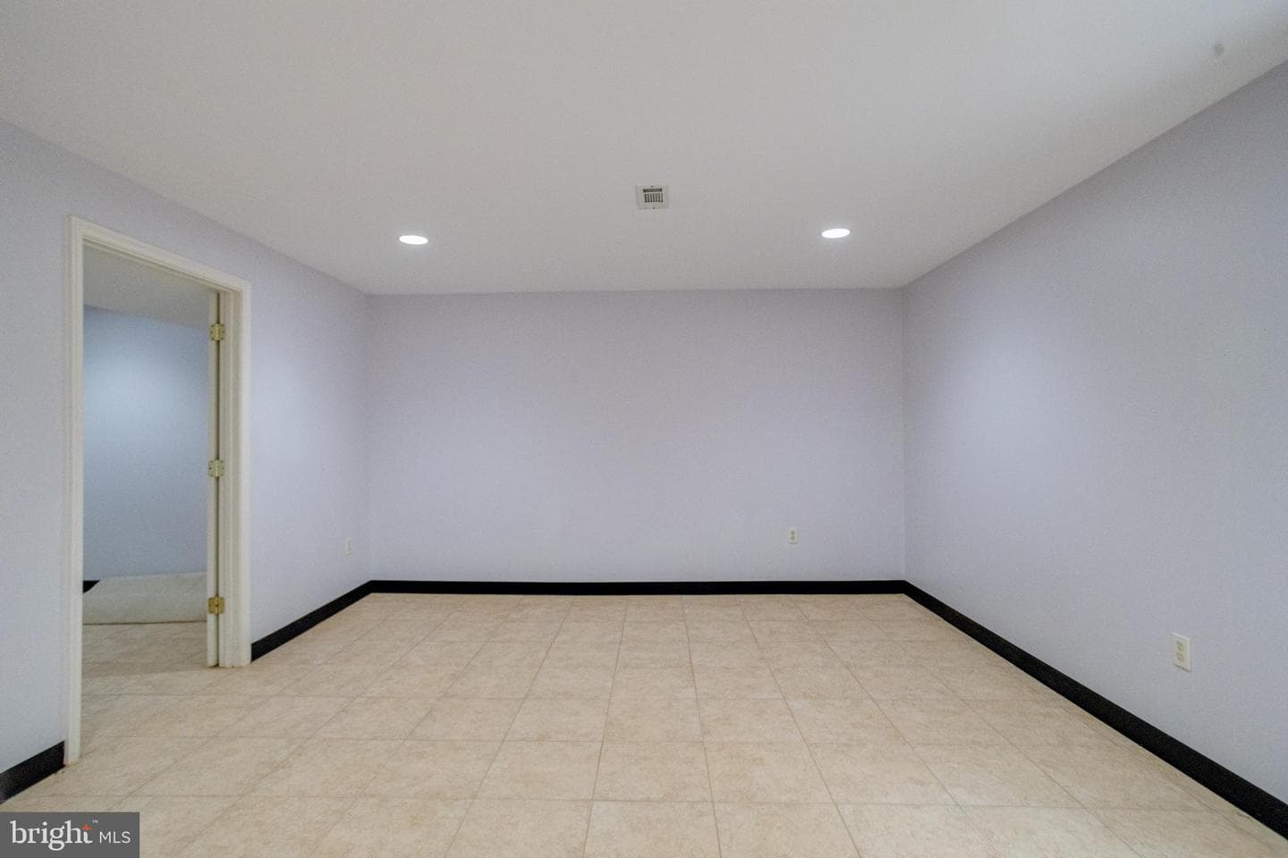 221 Seamaster Road photo 56