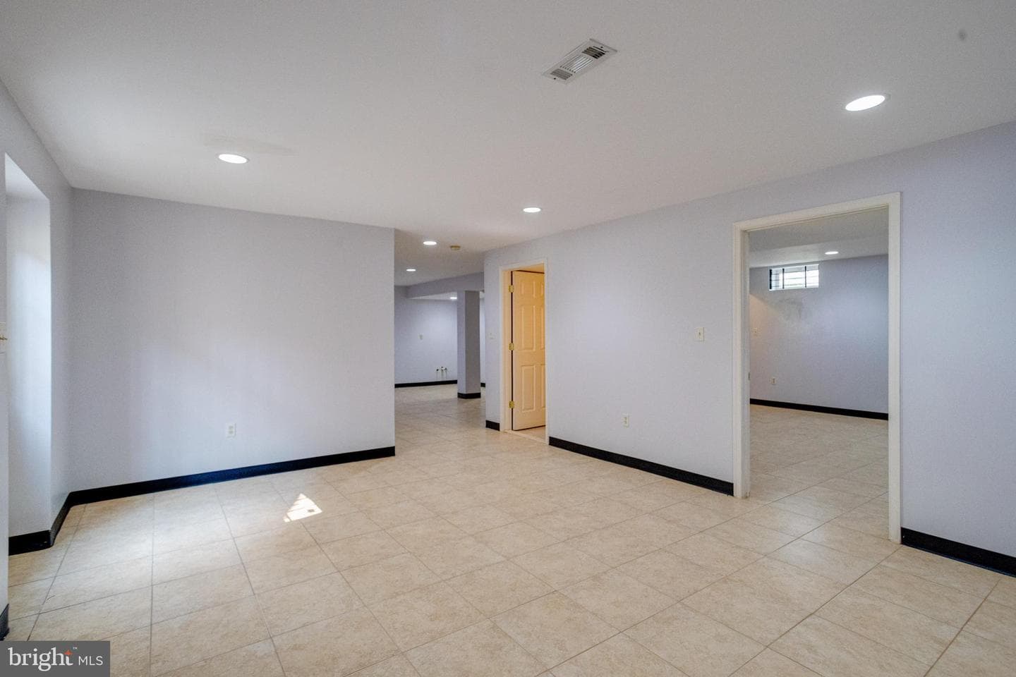 221 Seamaster Road photo 58