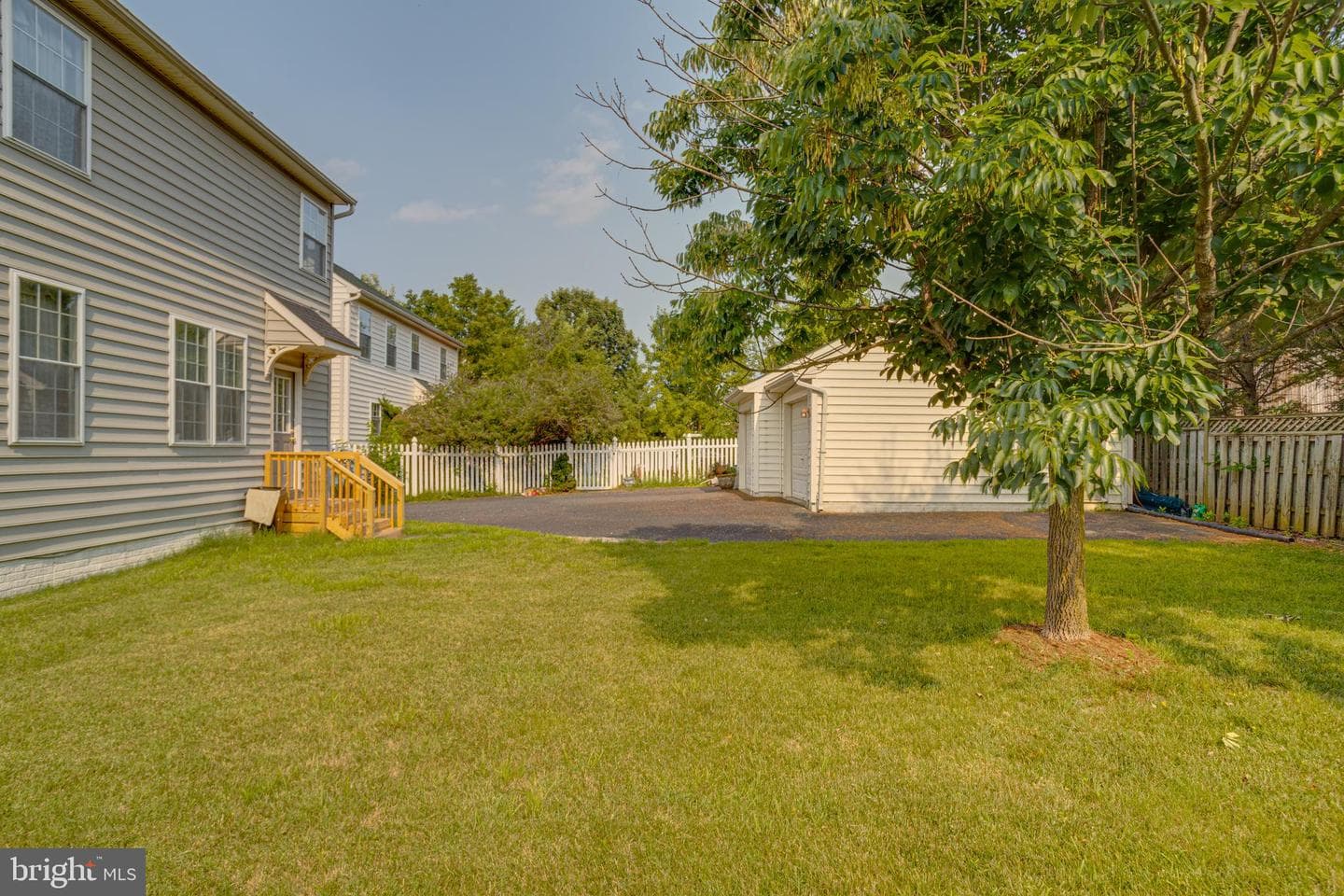 221 Seamaster Road photo 66