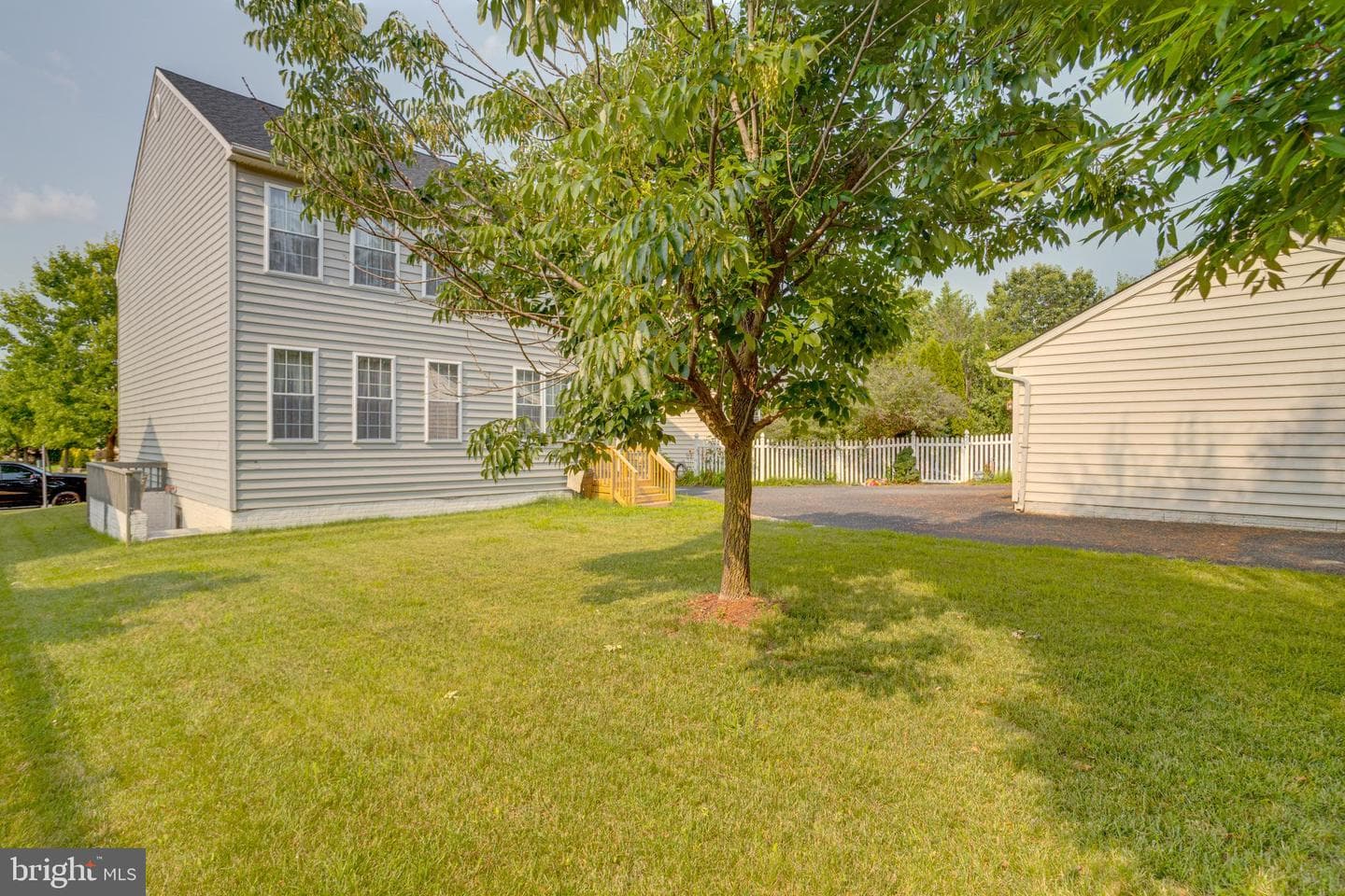 221 Seamaster Road photo 67
