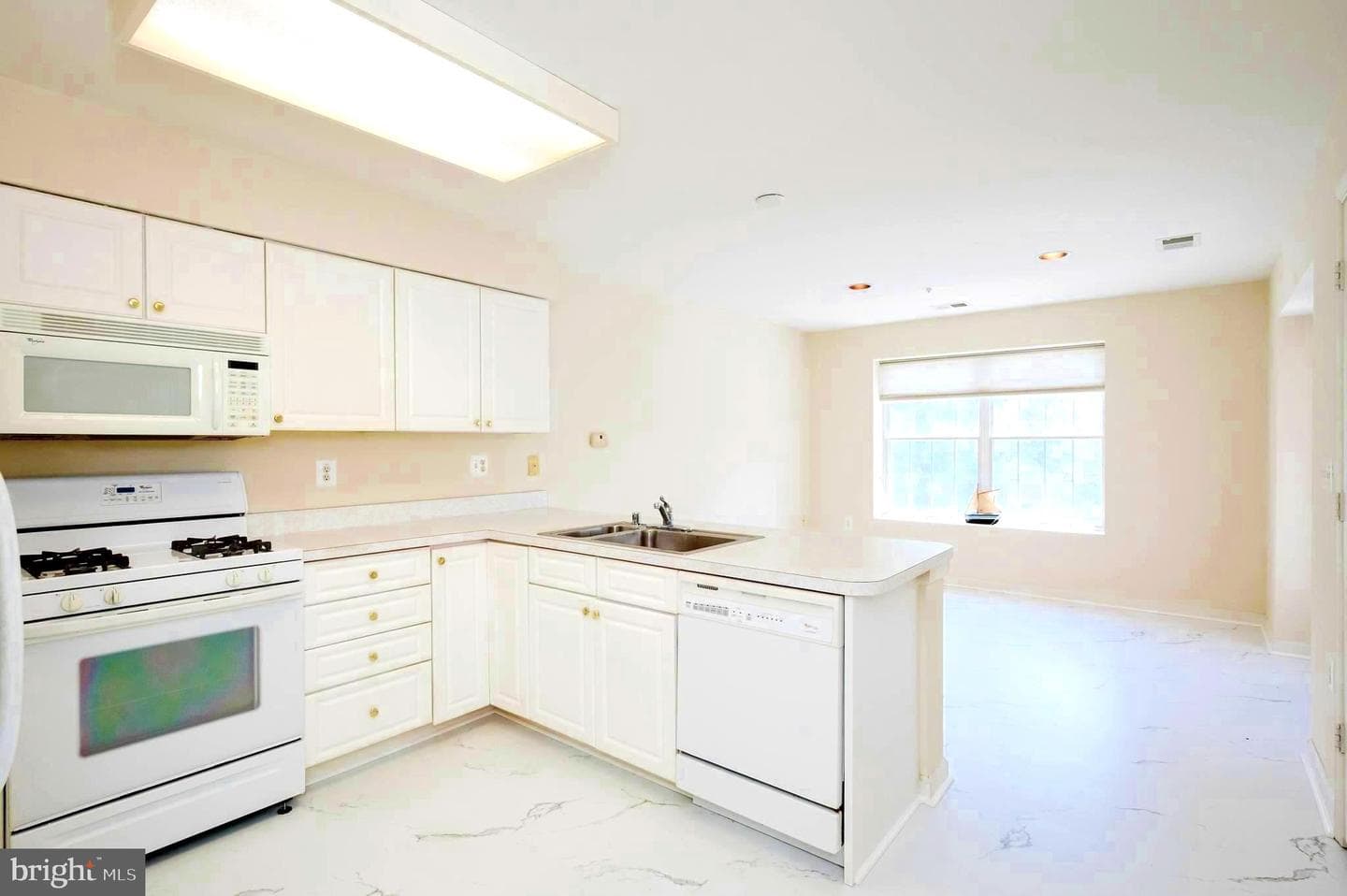 620 Straffan Drive #302 photo 12