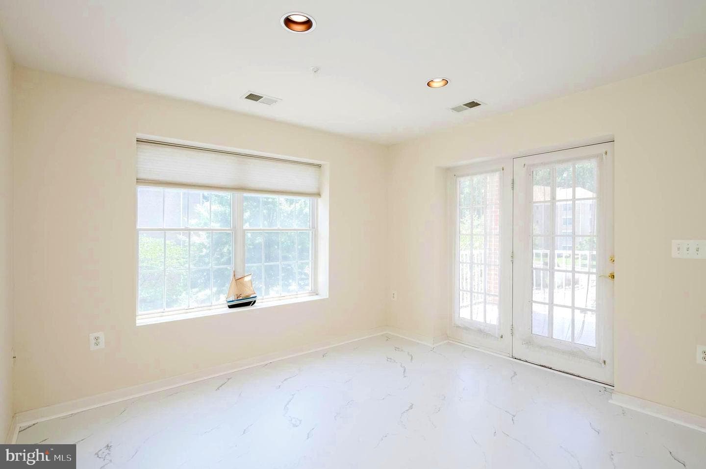 620 Straffan Drive #302 photo 15