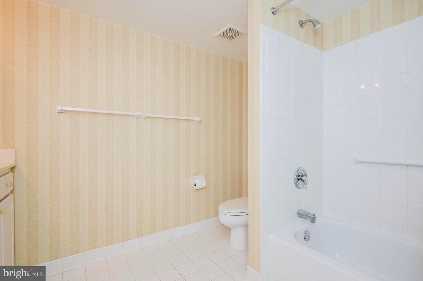 620 Straffan Drive #302 photo 30