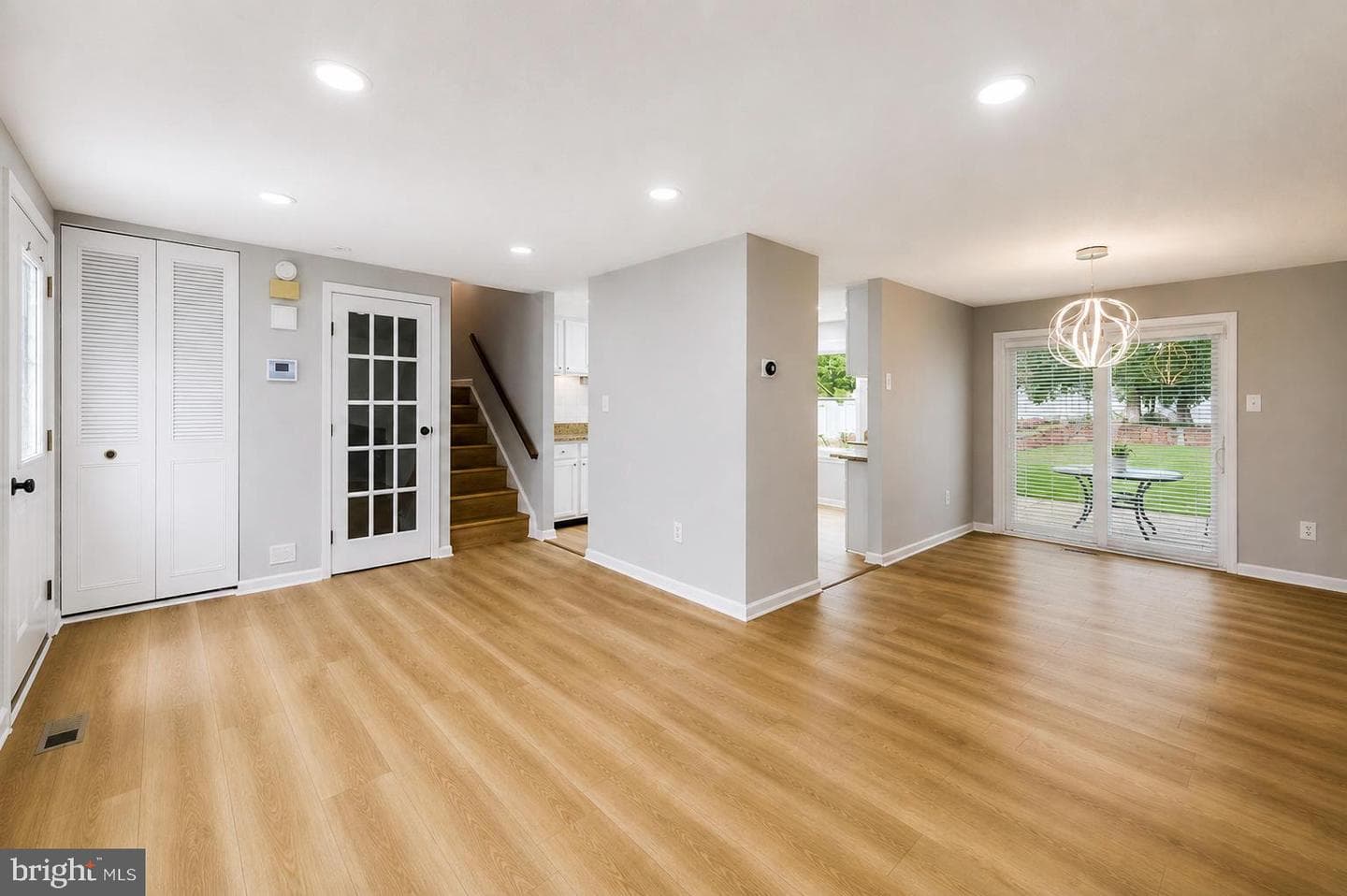 1414 King William Drive photo 8