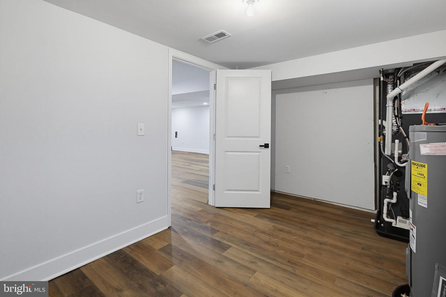 323 3rd Avenue photo 23