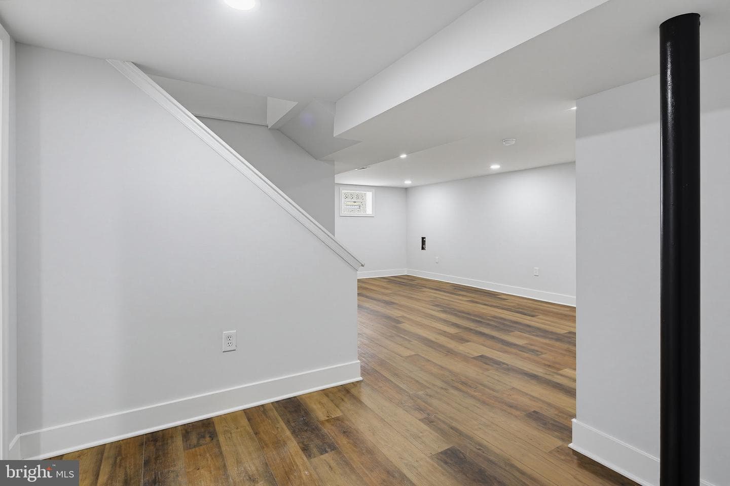 323 3rd Avenue photo 24