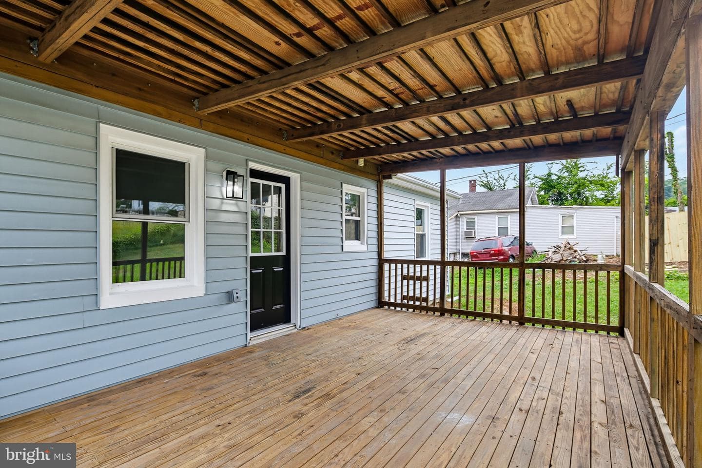 323 3rd Avenue photo 30