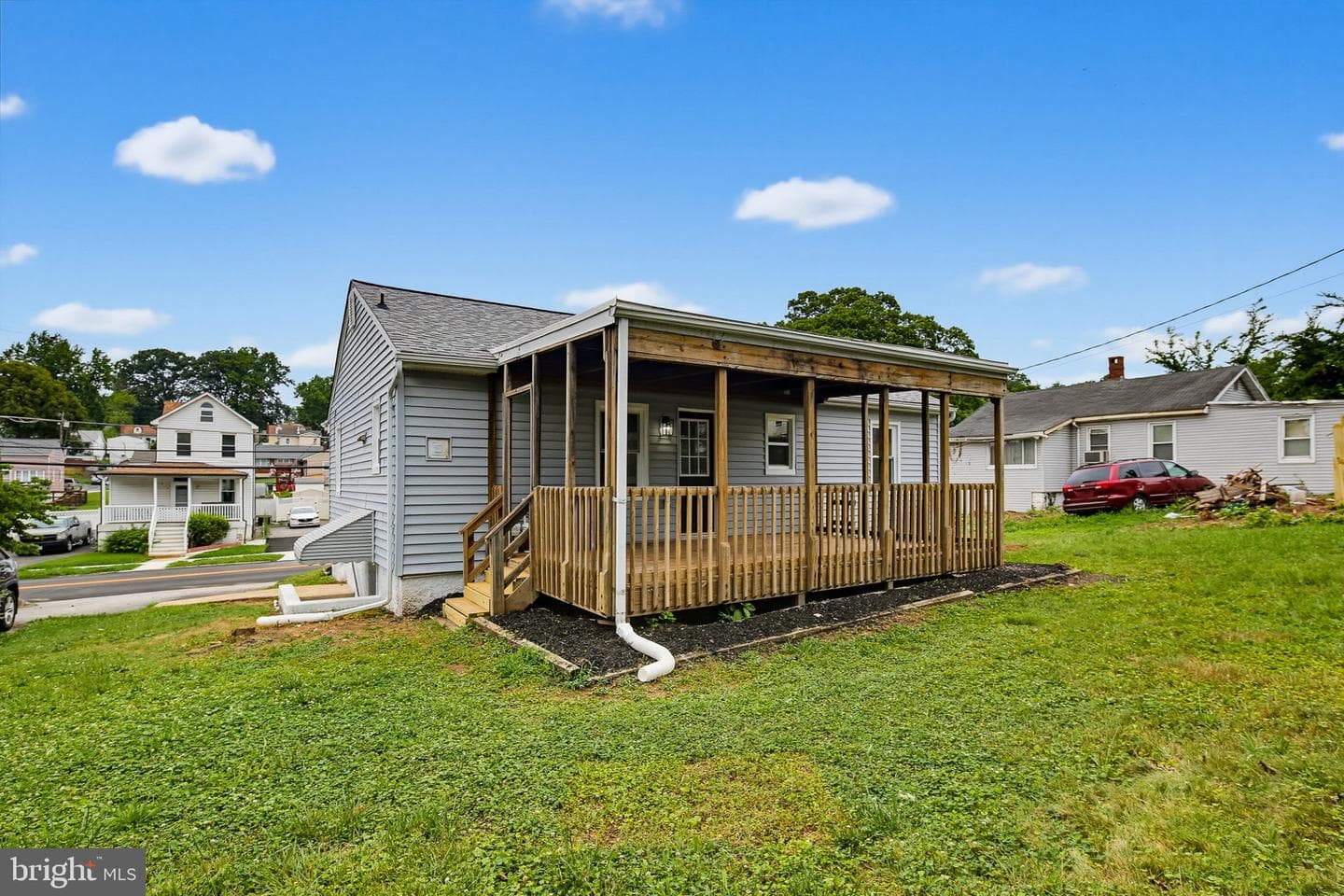 323 3rd Avenue photo 31