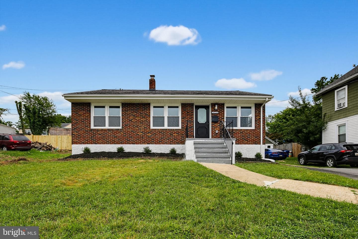 323 3rd Avenue photo 35