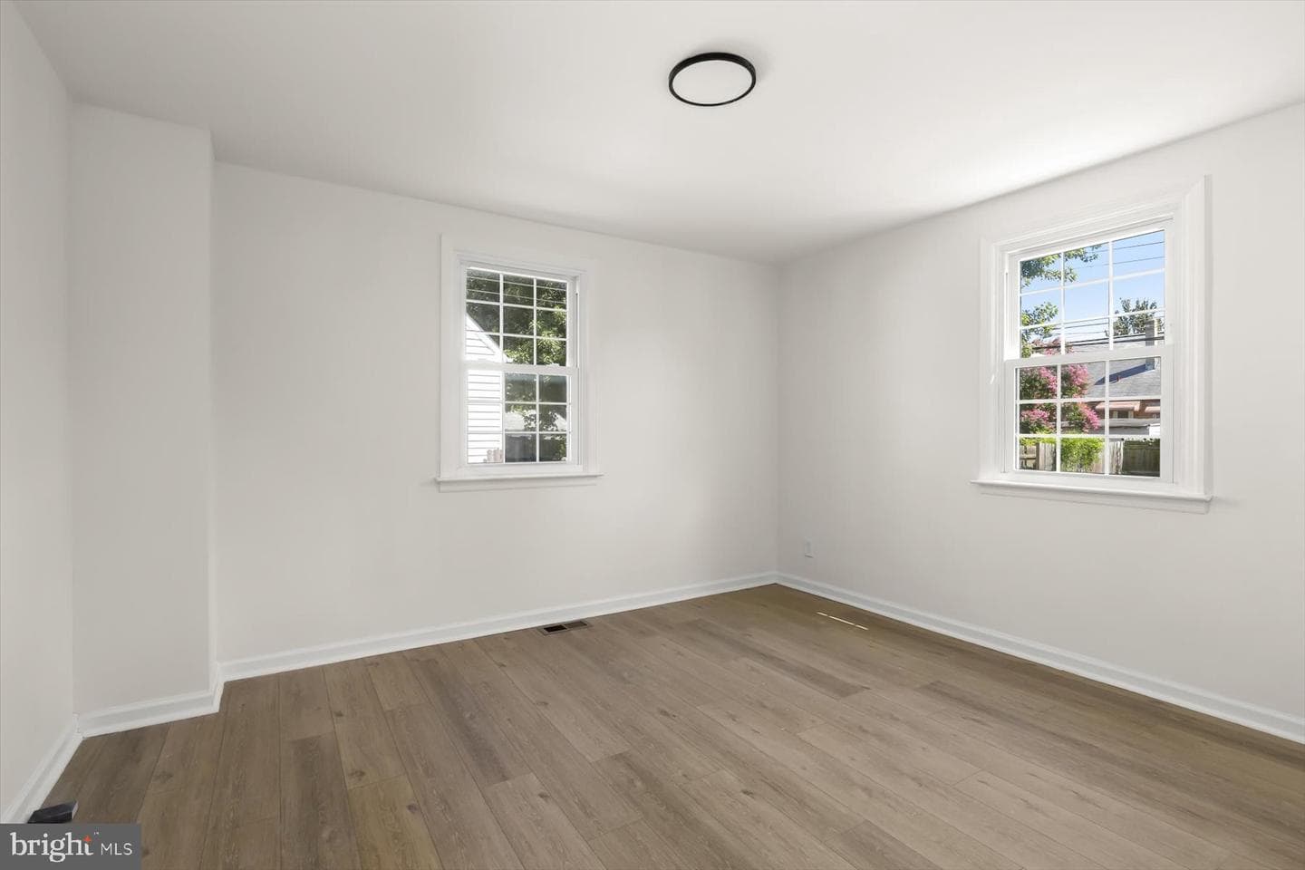 1747 Brookview Road photo 12