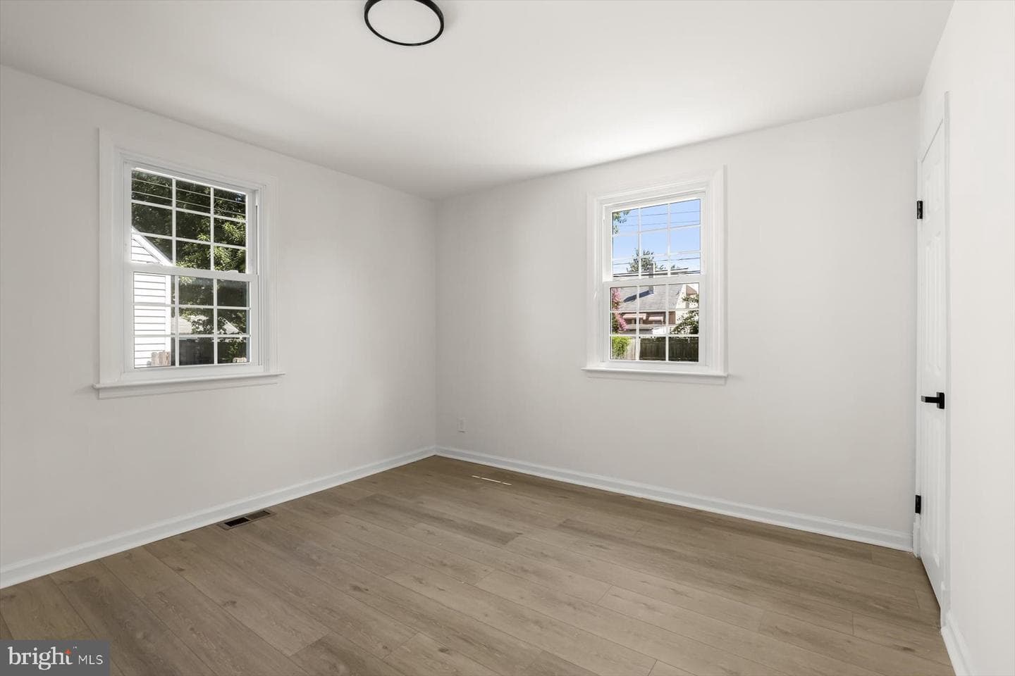 1747 Brookview Road photo 13