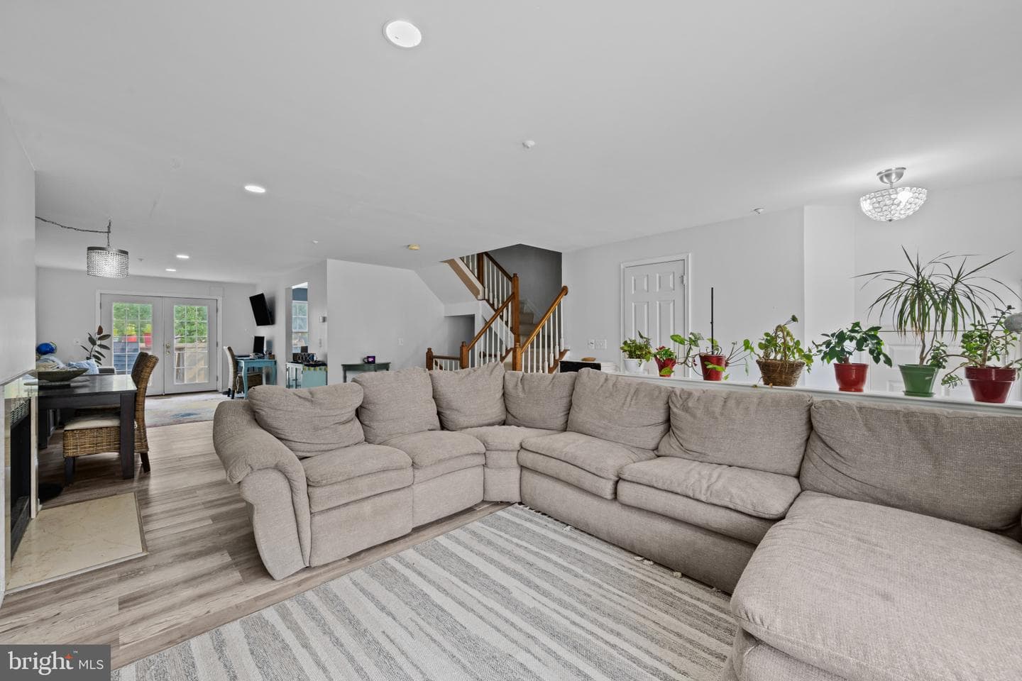 9523 Georgian Way photo 9