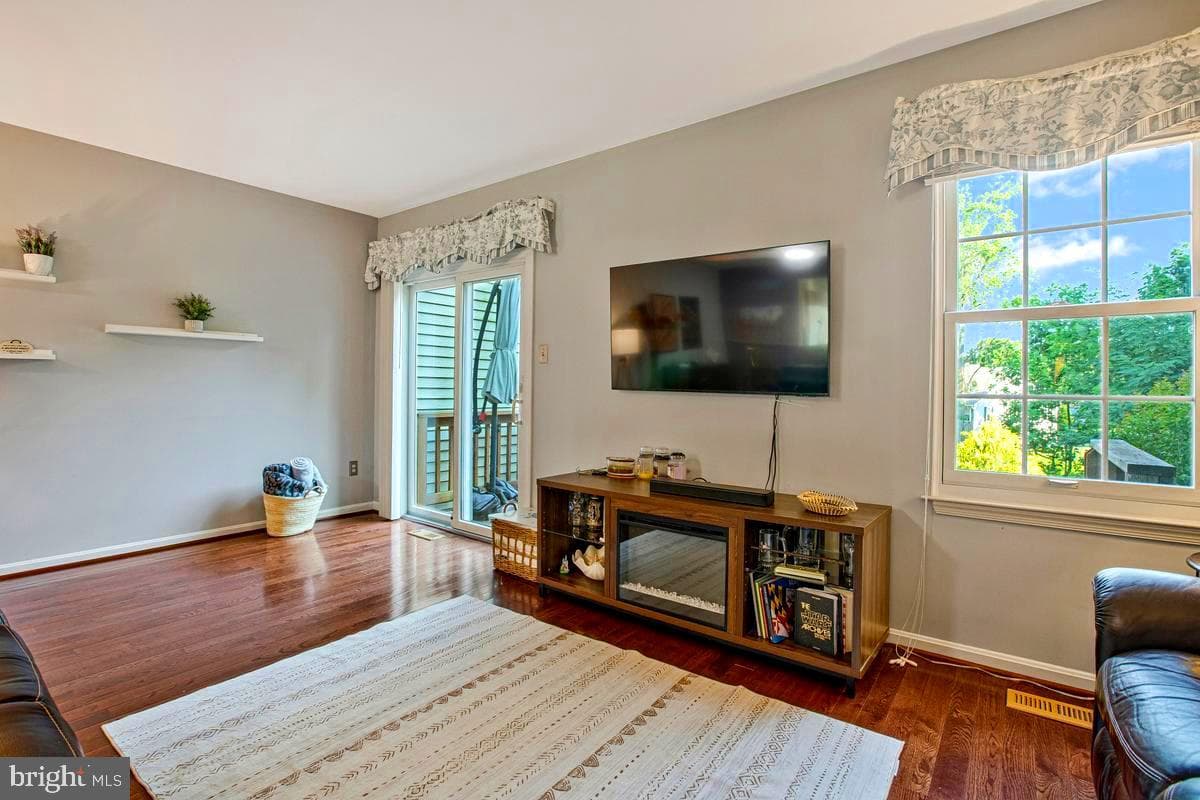 8006 Green Valley Lane photo 14