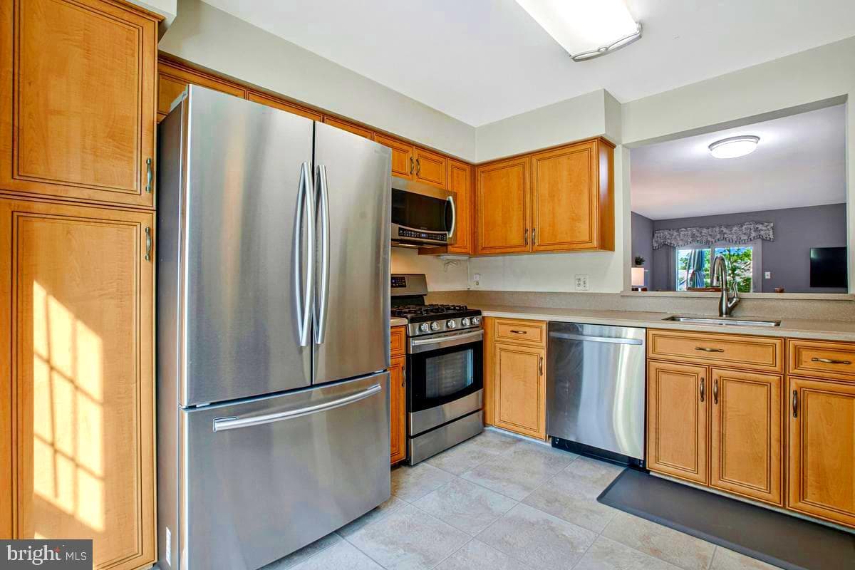 8006 Green Valley Lane photo 7
