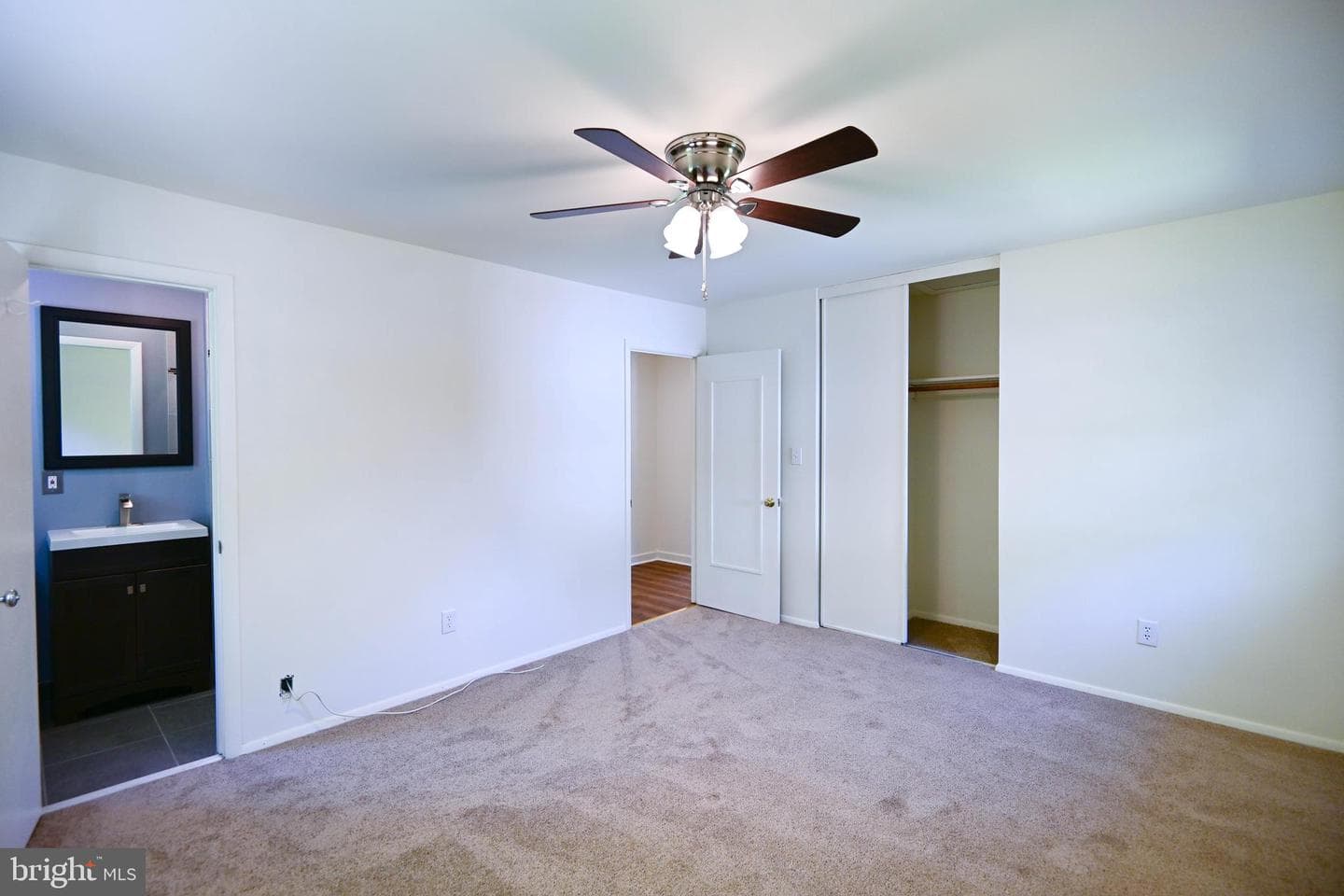 916 Beaverbank Circle photo 11