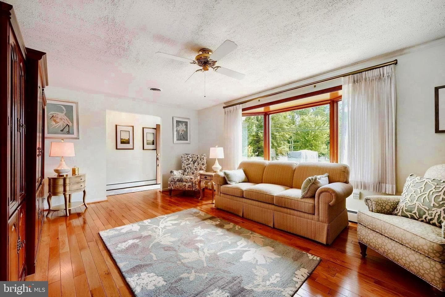 6926 Birdwood Avenue photo 4