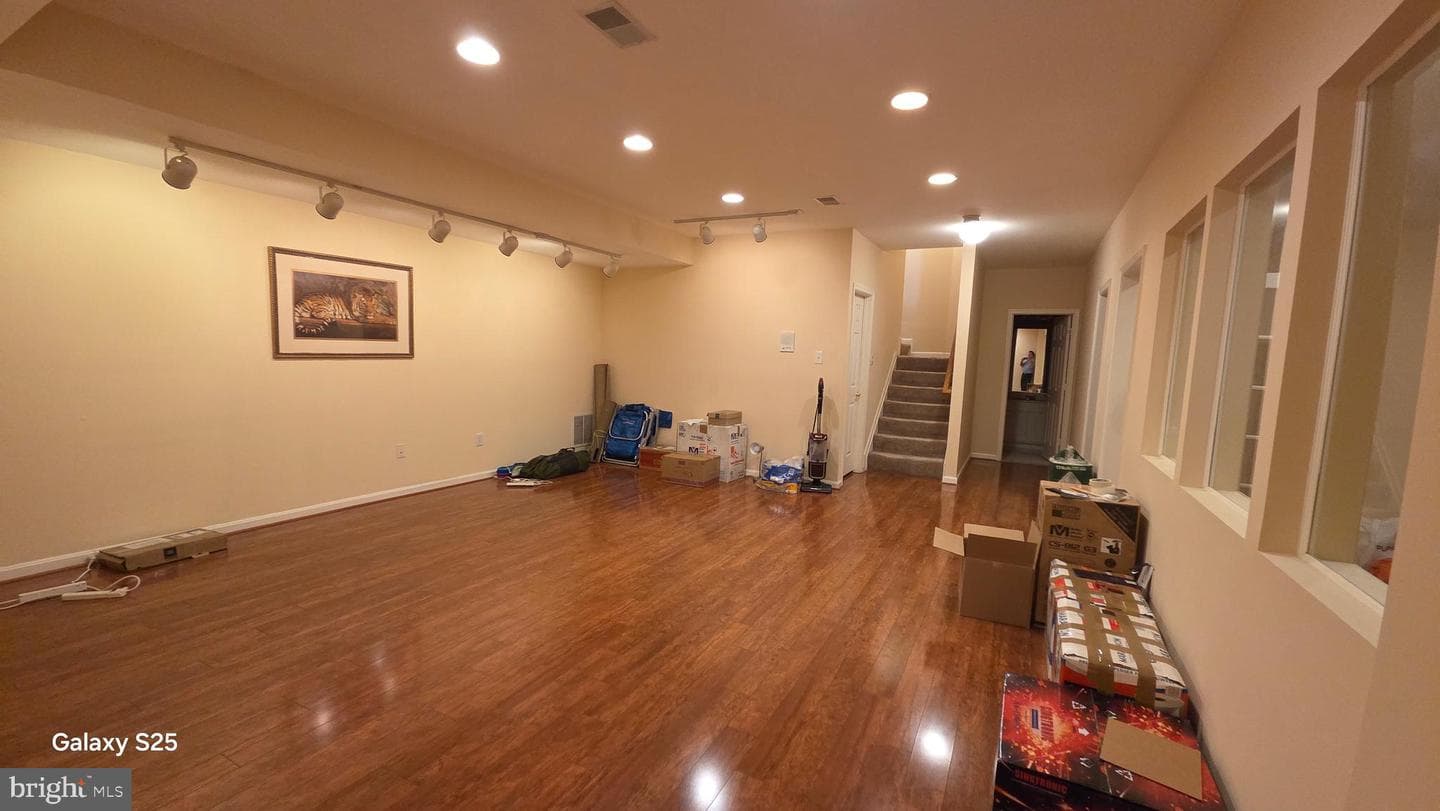 855 Queens Park Drive photo 32