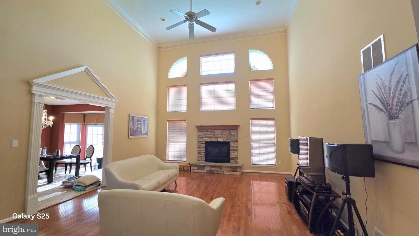 855 Queens Park Drive photo 5