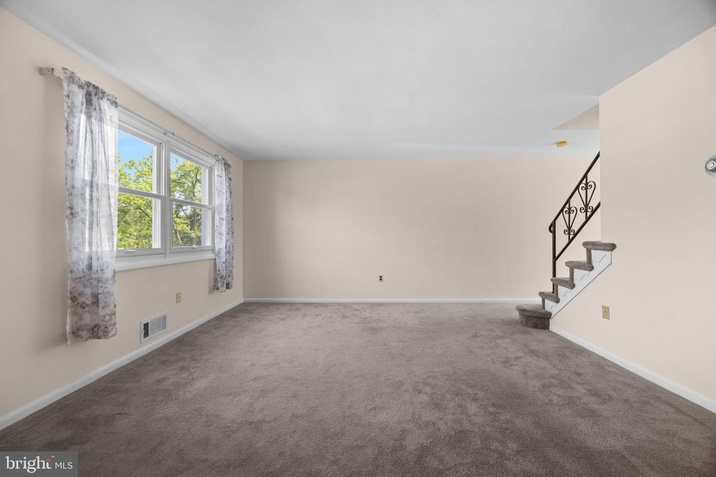 8549 Harris Avenue photo 4
