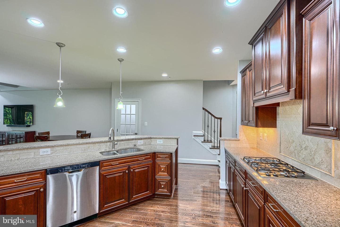 8608 Springvale Drive photo 11