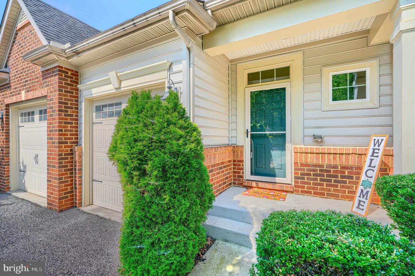 8608 Springvale Drive photo 3