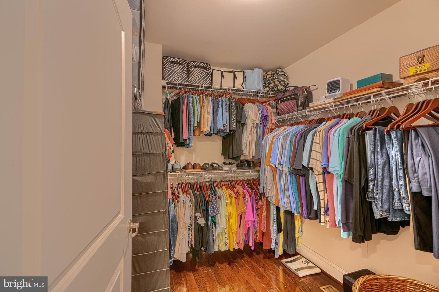 8608 Springvale Drive photo 34