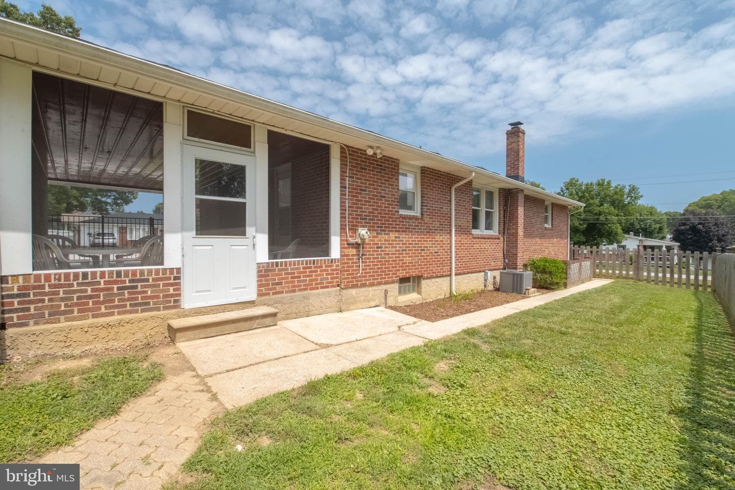 9825 Richlyn Drive photo 11