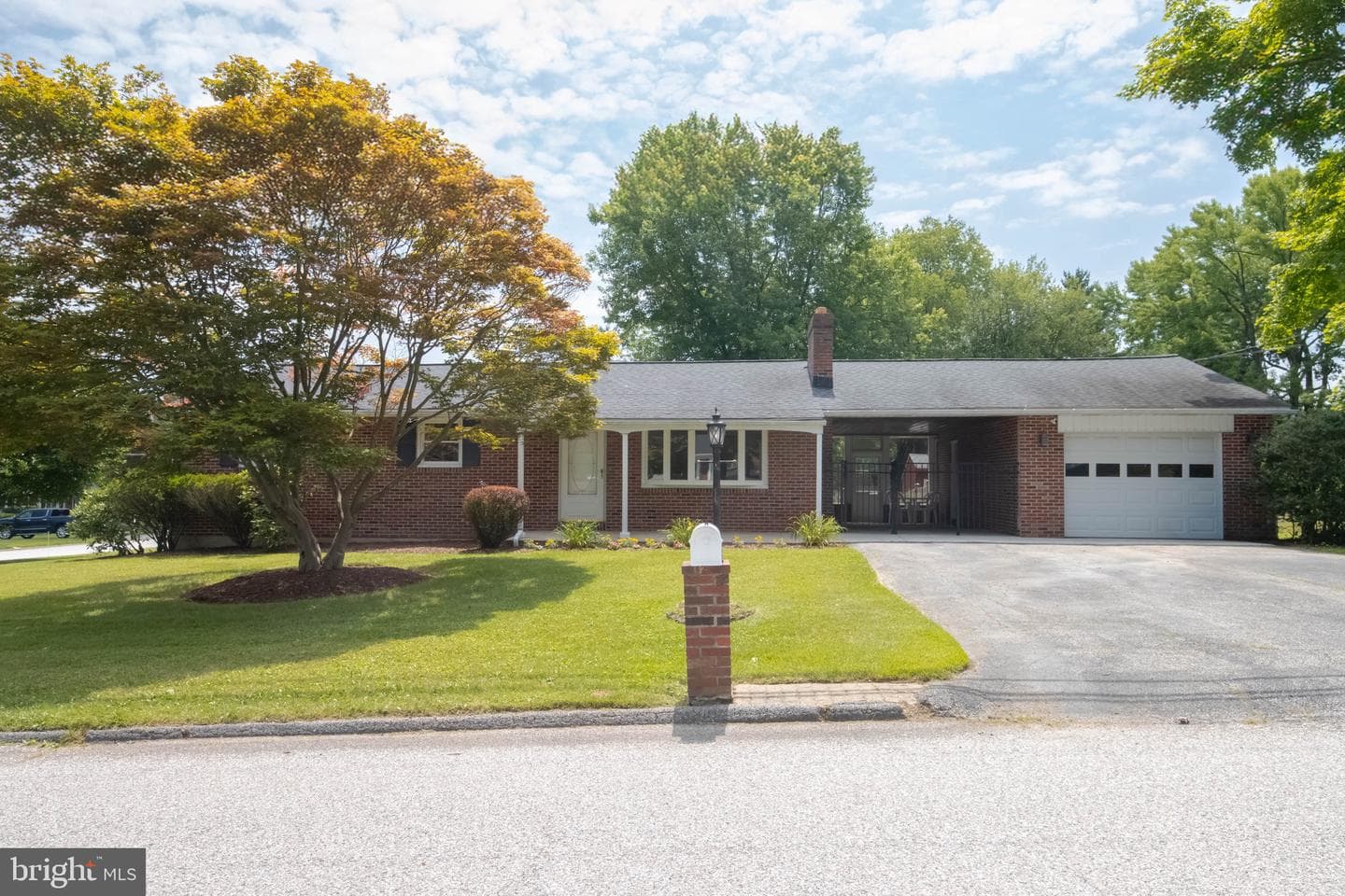 9825 Richlyn Drive photo 4