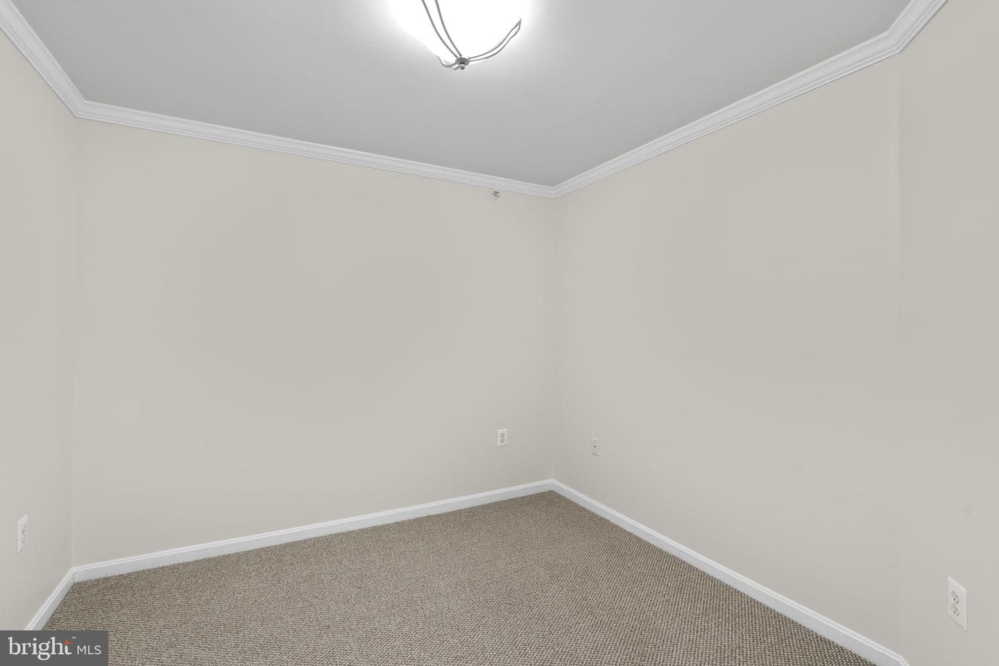 4550 Chaucer Way #406 photo 3