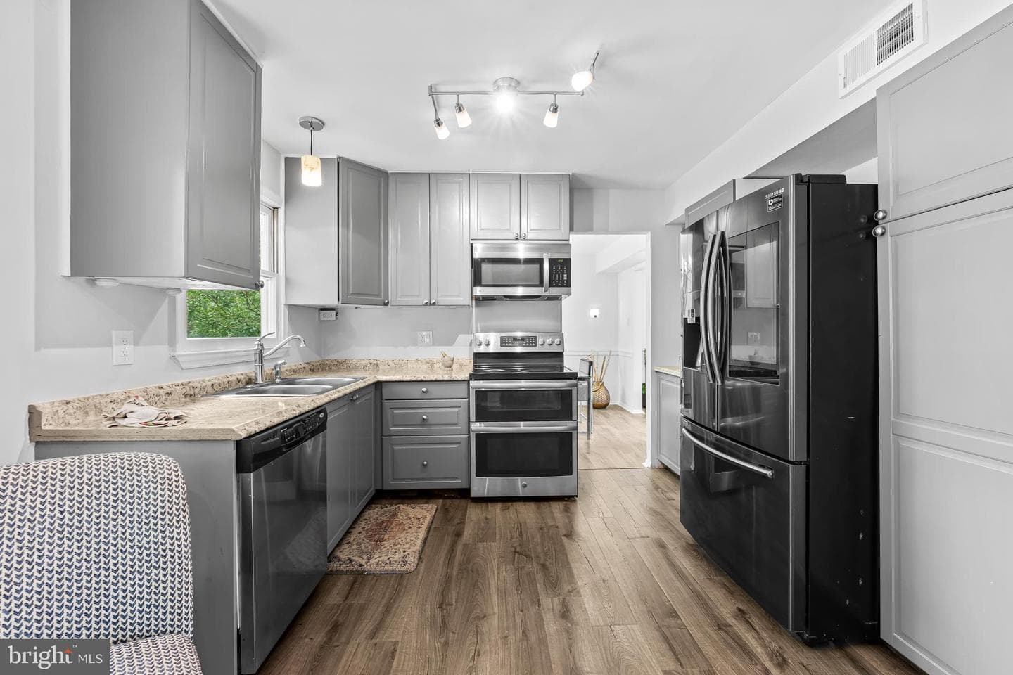 1420 Lincoln Woods photo 13