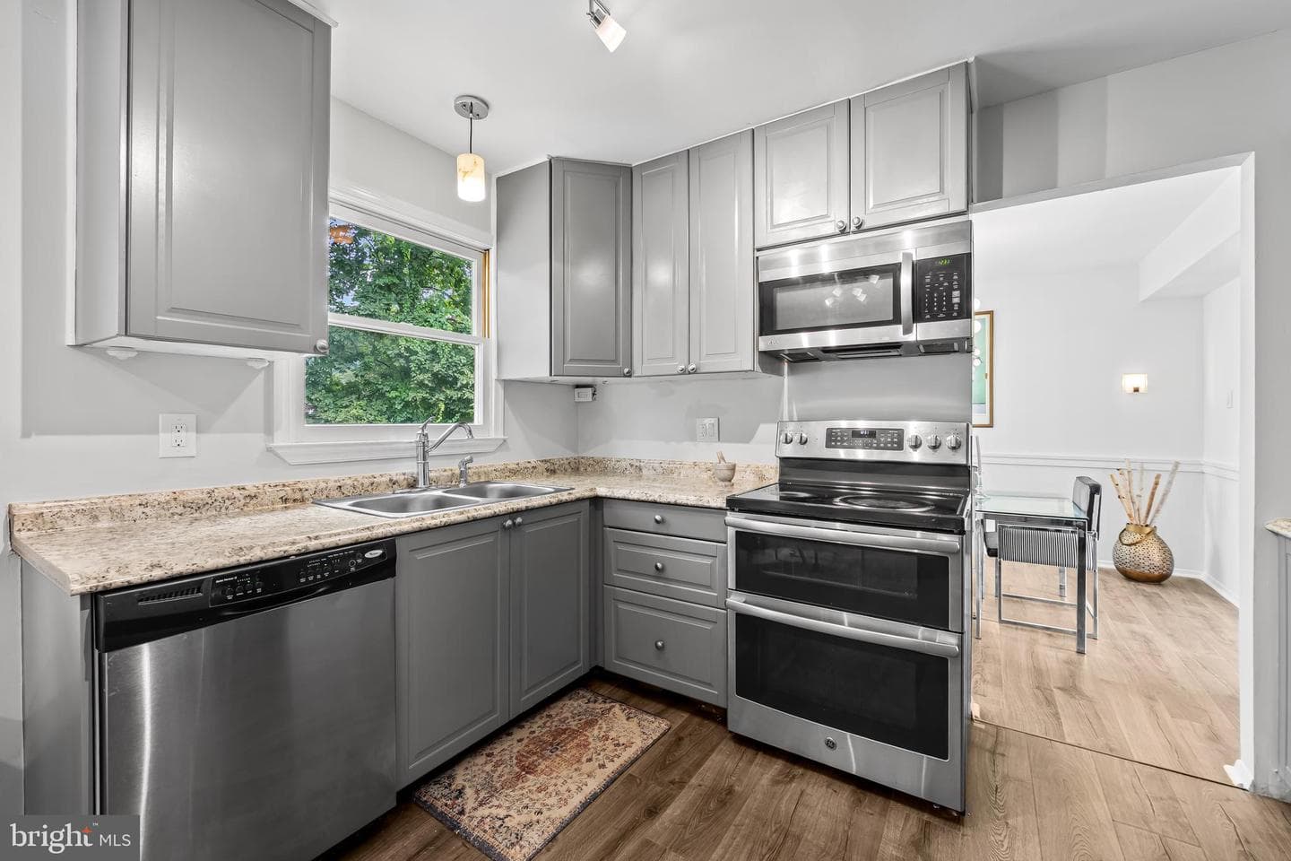1420 Lincoln Woods photo 14