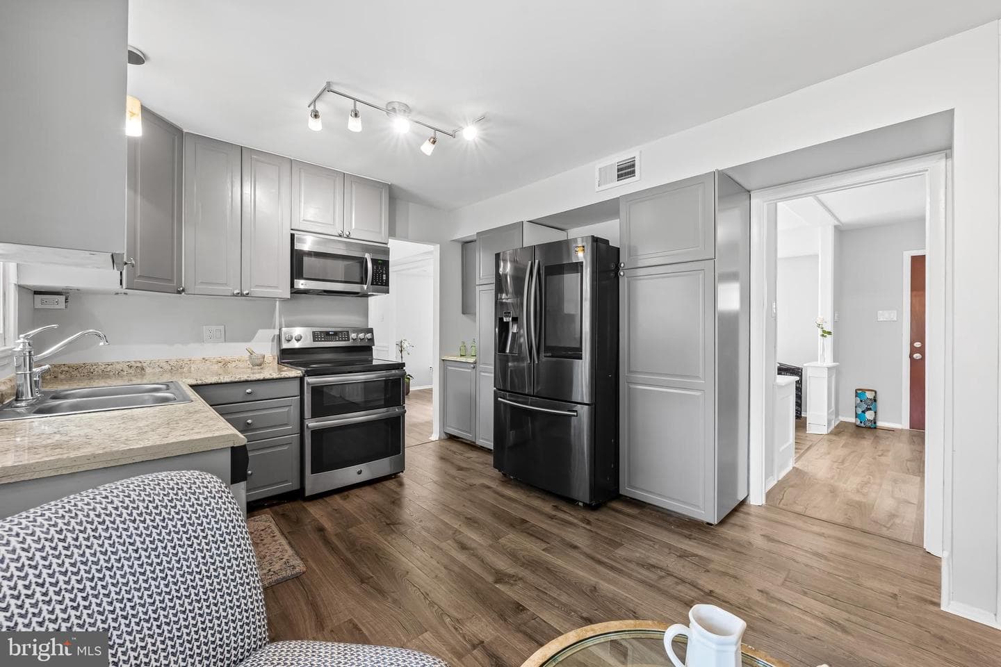 1420 Lincoln Woods photo 15