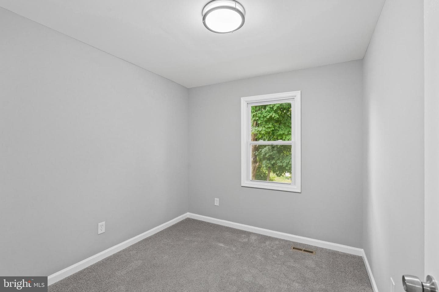 69 Mountain Green Circle photo 19