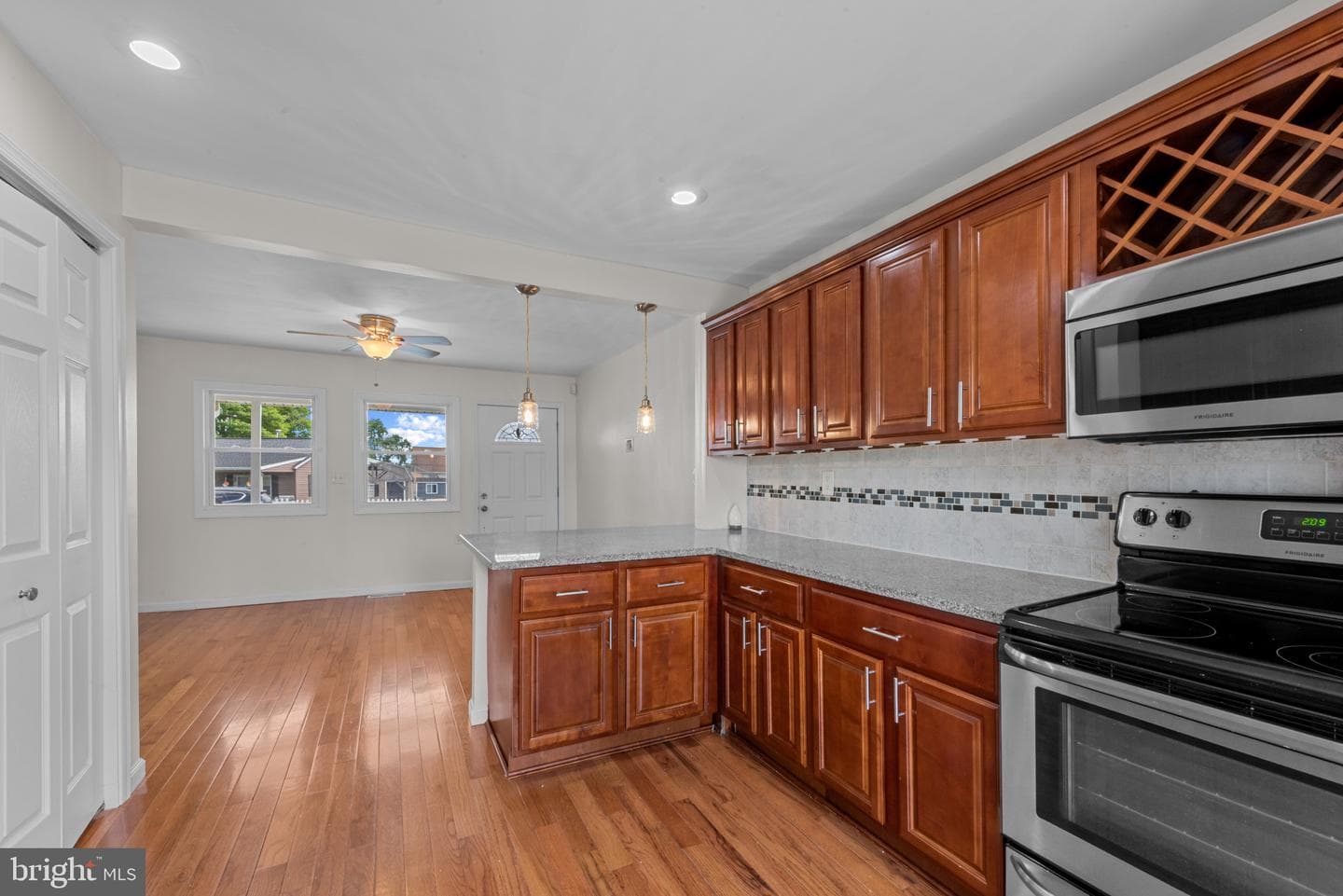 24 Yawmeter Drive photo 11