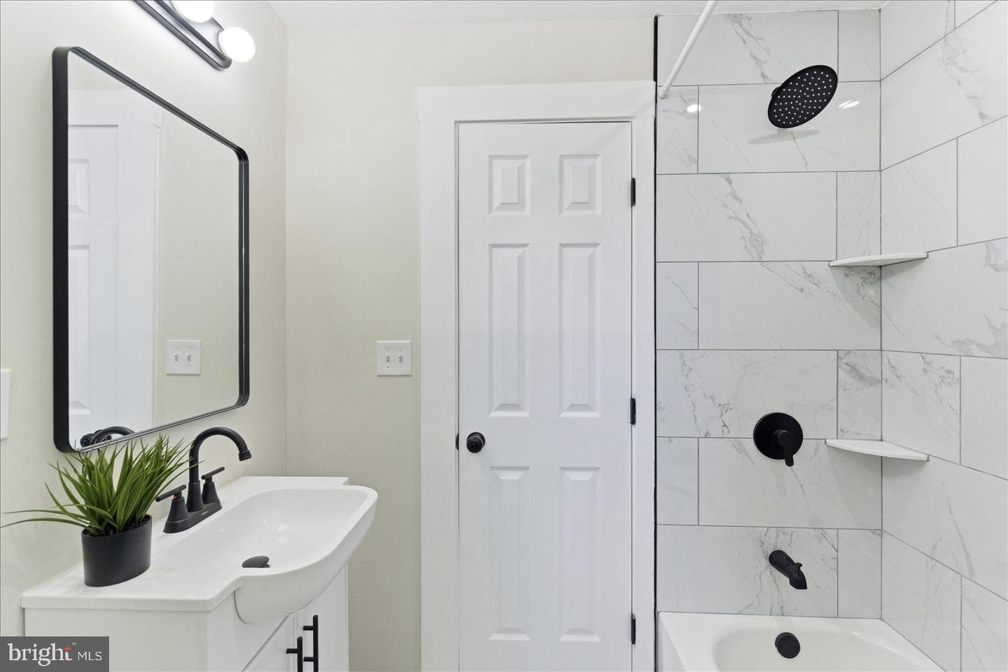 1 Glenwood Avenue photo 17