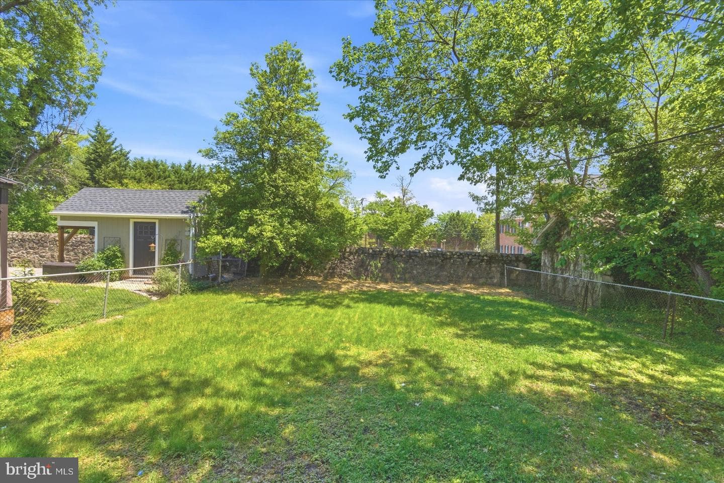 1 Glenwood Avenue photo 31