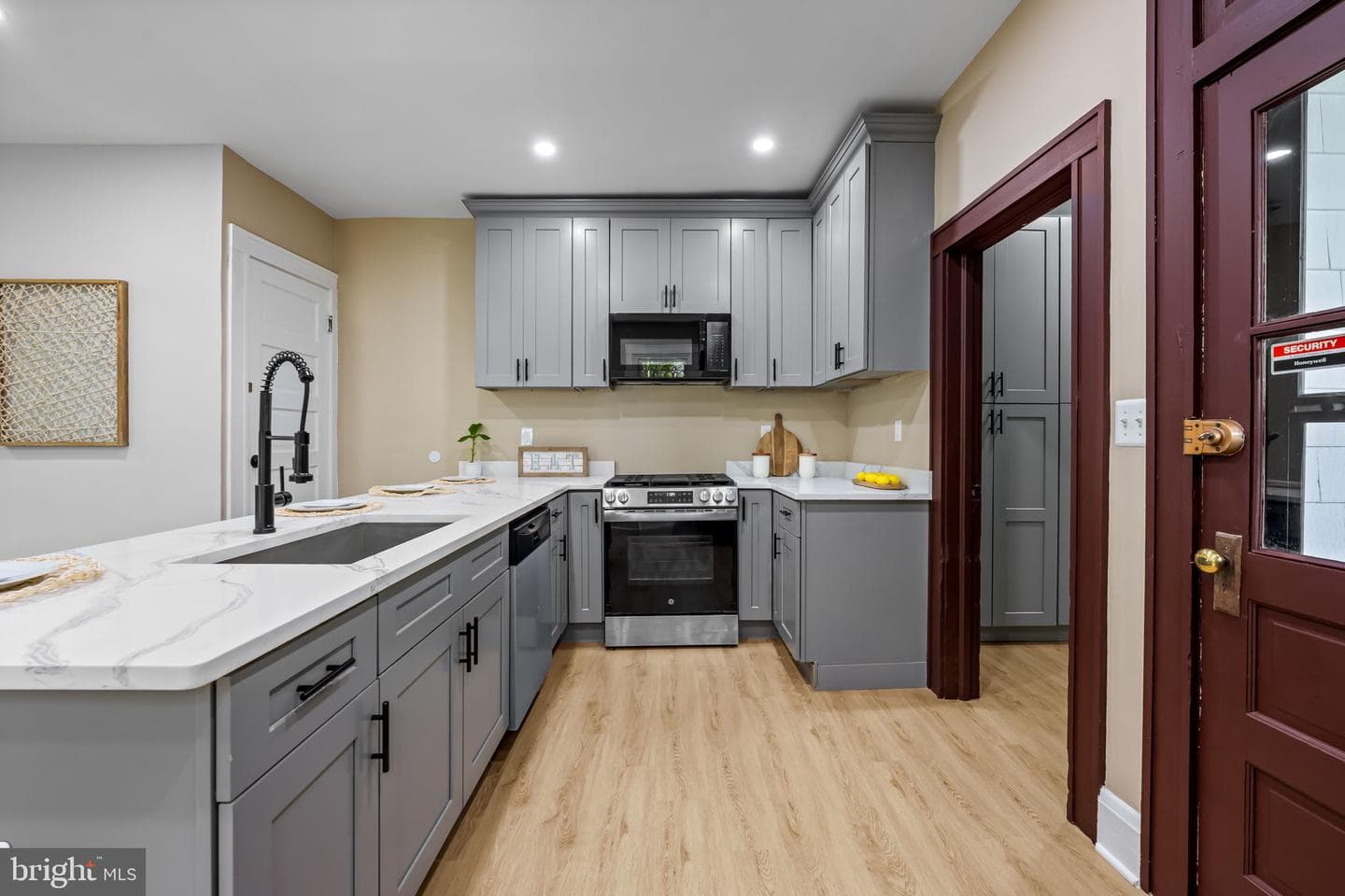3020 Taylor Avenue photo 12