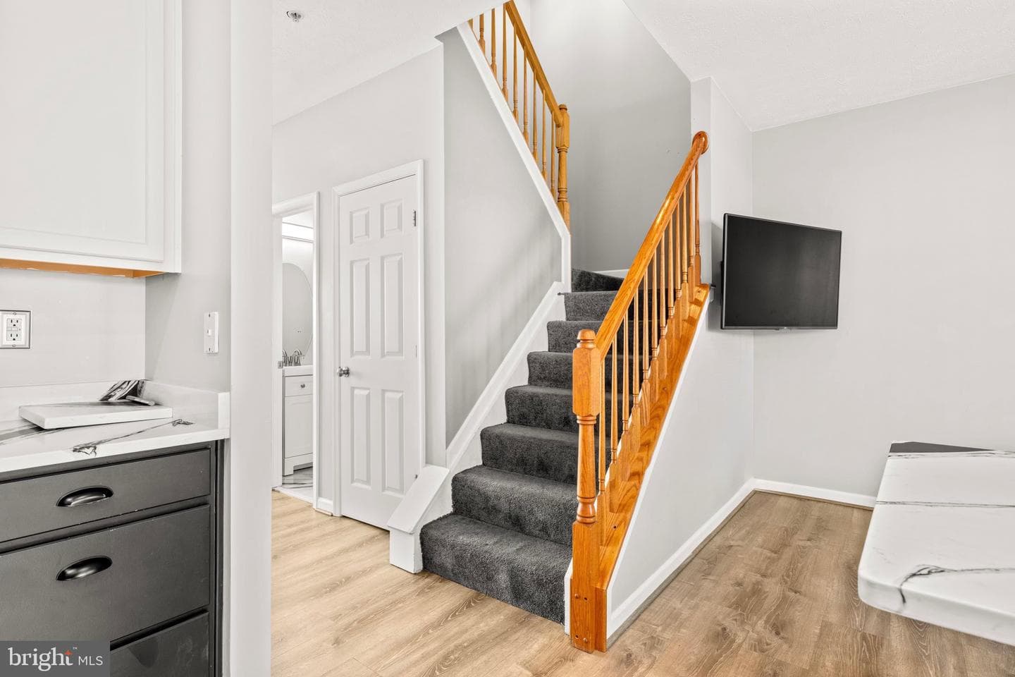 884 Lowe Road photo 15