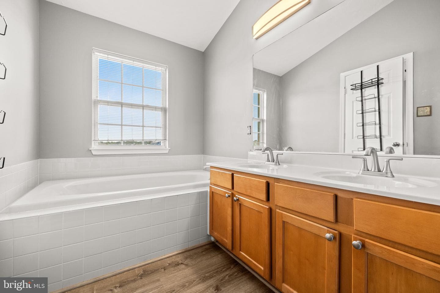 884 Lowe Road photo 19