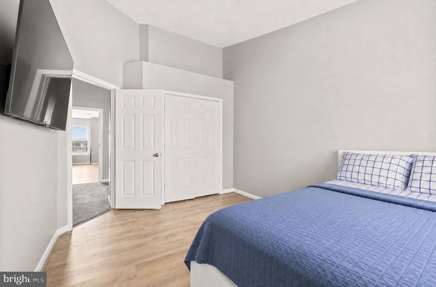 884 Lowe Road photo 22
